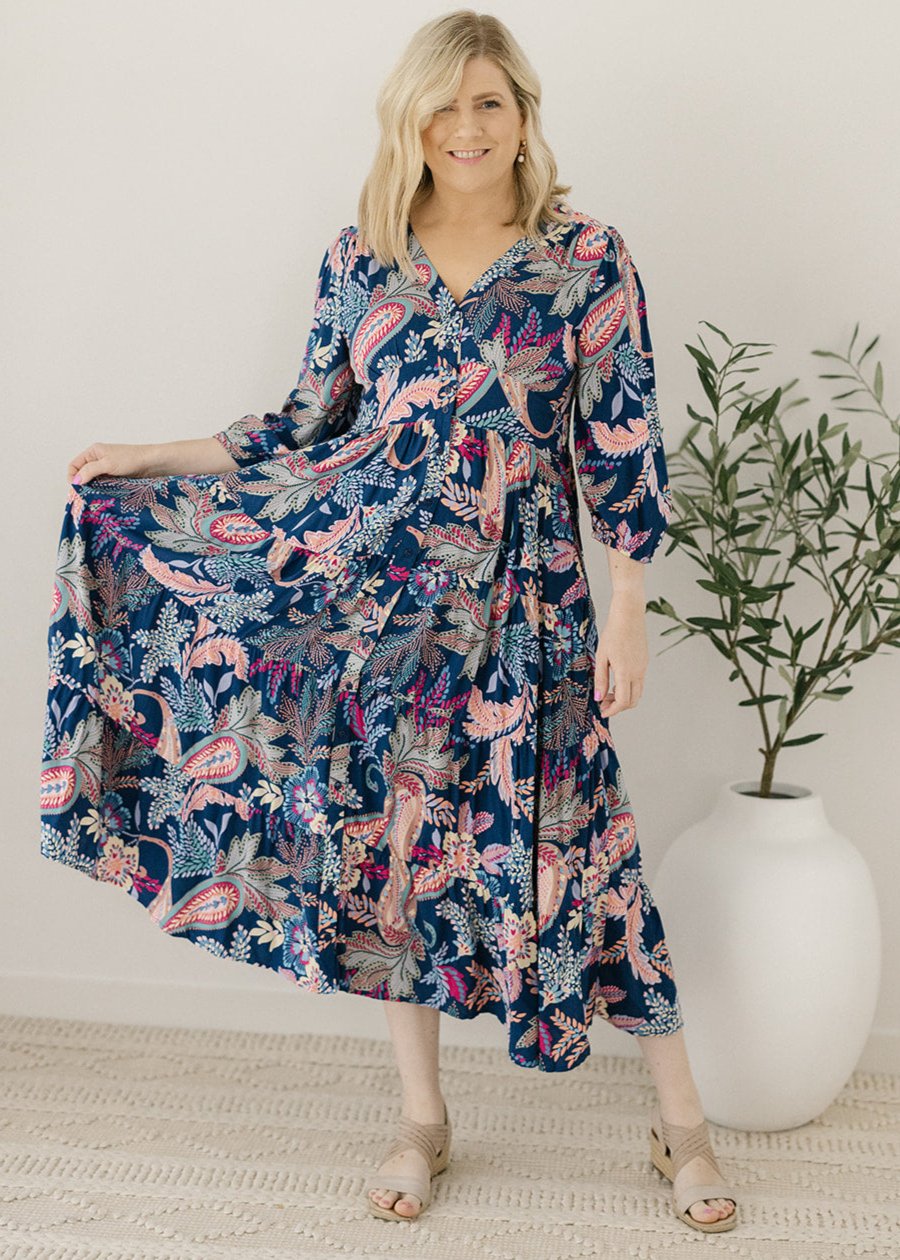 bump-friendly paisley-print midi dress with 3/4 sleeves