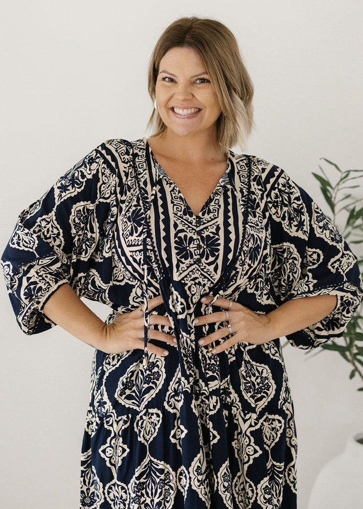 plus-size damask-print smock dress with pockets for women