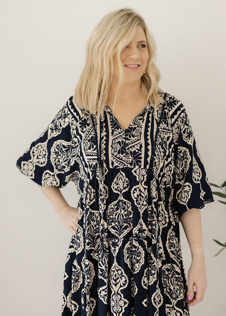 women's plus-size damask print smock dress with pockets