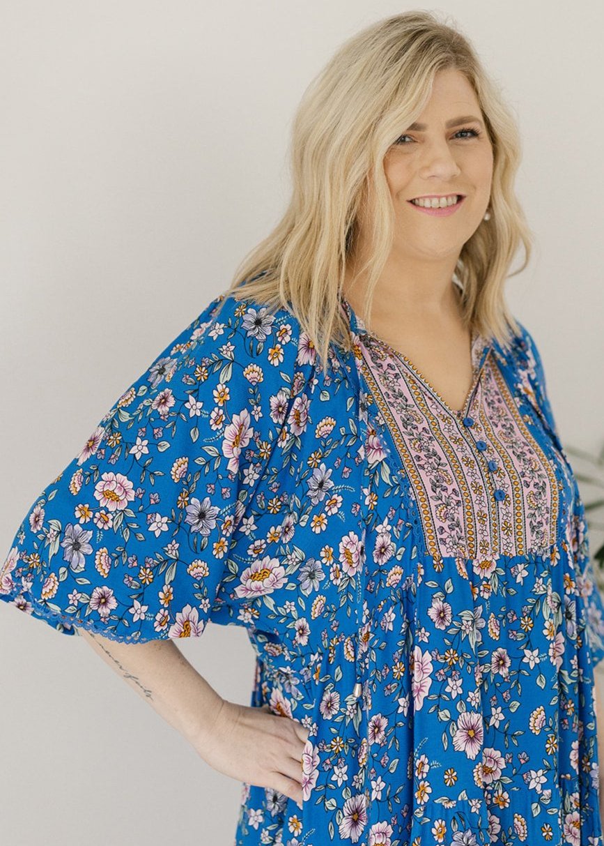 women's plus-size floral print smock dress with pockets