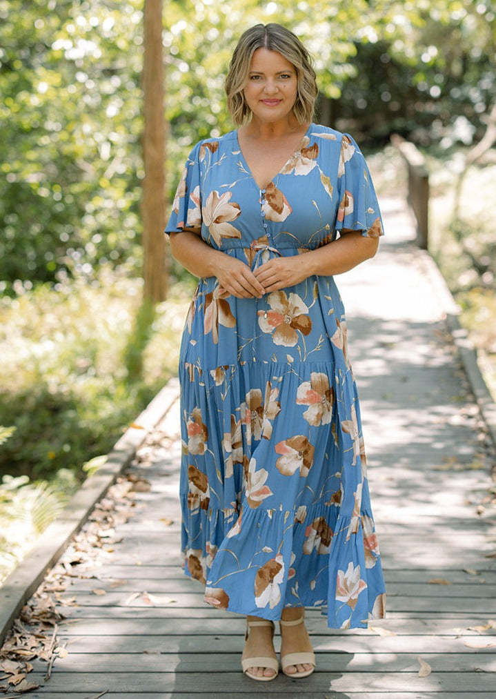 Are you ready for the best boho-chic maxi dress ever! Get the look